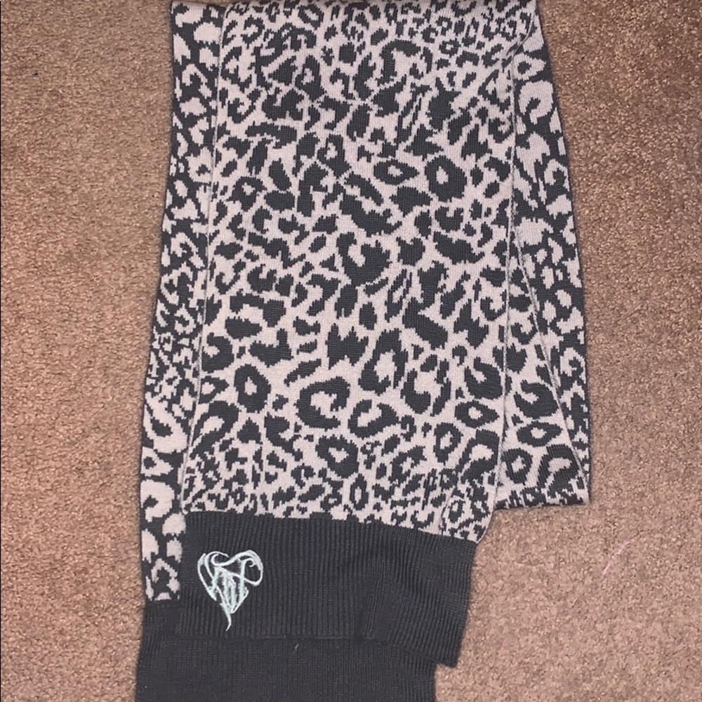 Fox Racing brand scarf